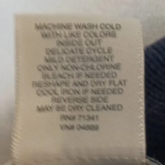 L.L. Bean, 100% Cotton, Nordic Fair Isle Sweater, 1/4 Zip, Black/White, Med.-Reg - Picture 13 of 16